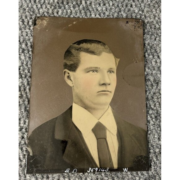 Other - Man Portrait 1800s 1900s Tin Type Photograph Vintage Photo Antique